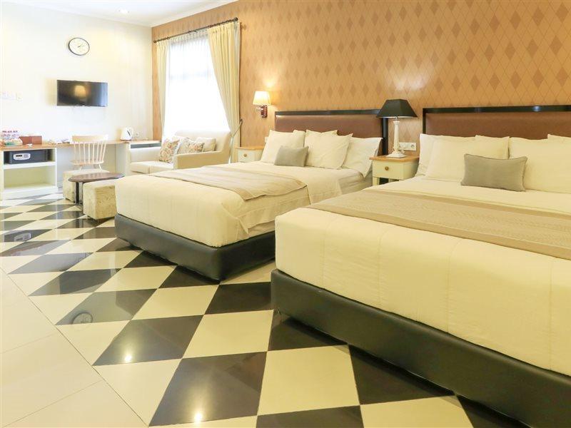 HOME Guesthouse Sorabaya Extérieur photo
