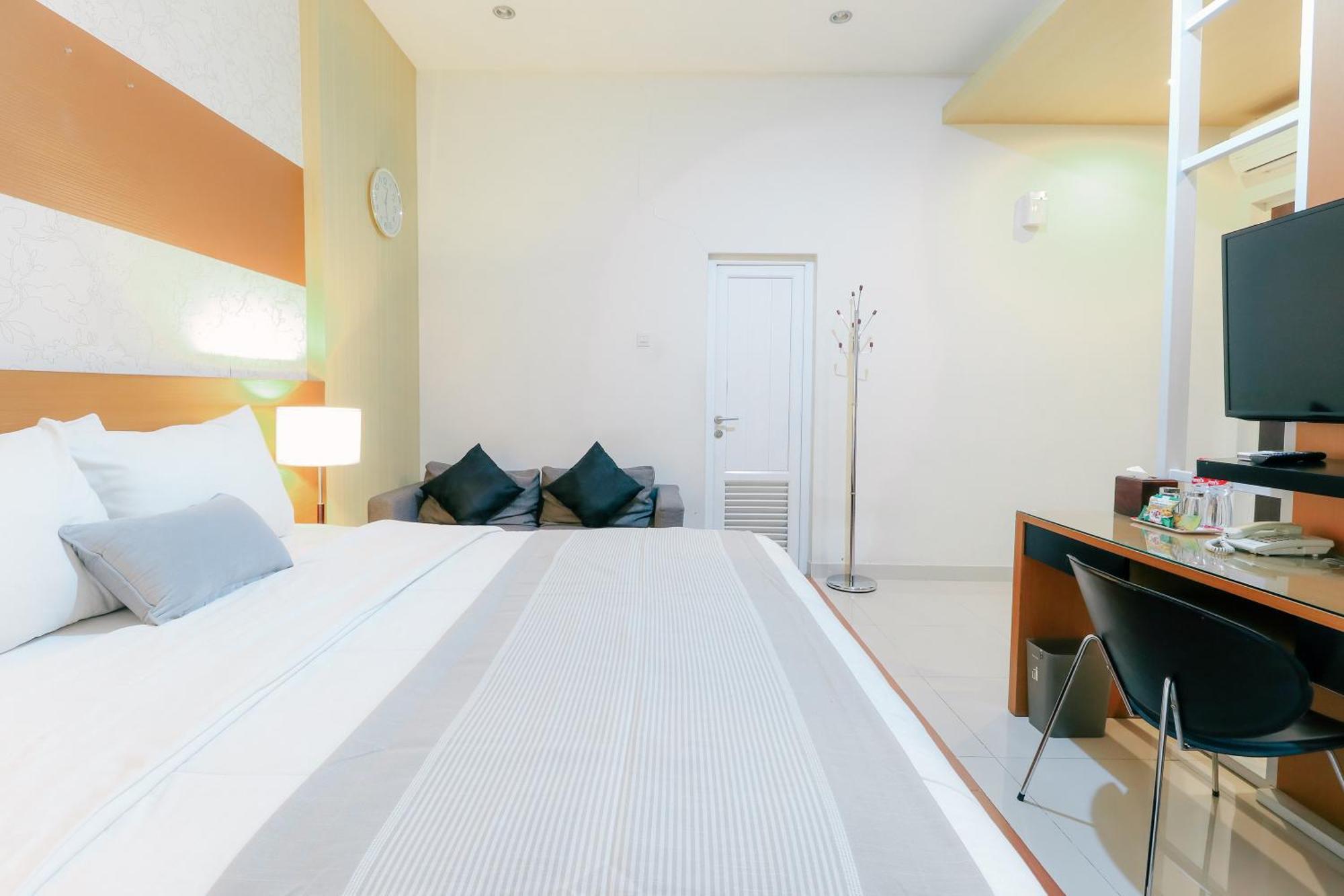 HOME Guesthouse Sorabaya Extérieur photo